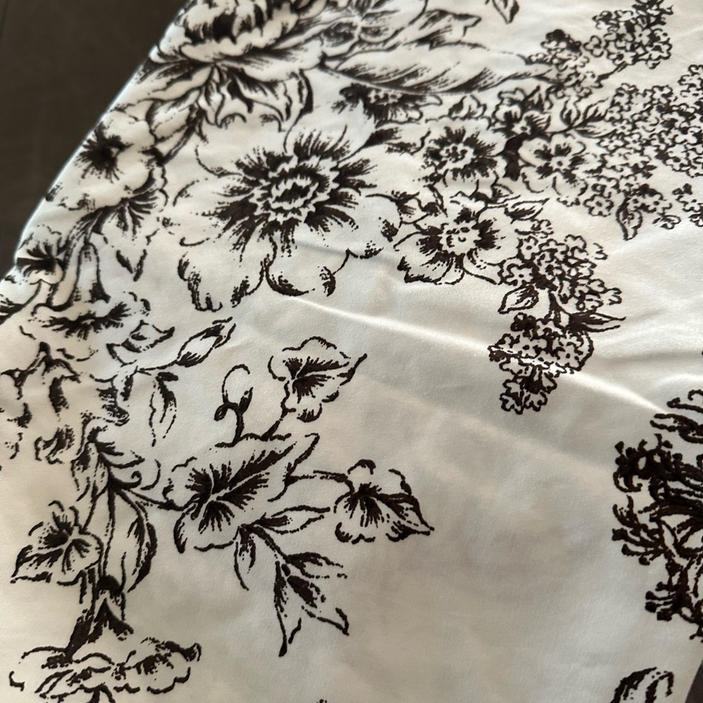 Floral Print Bedding Sheets - Picture 2 of 4